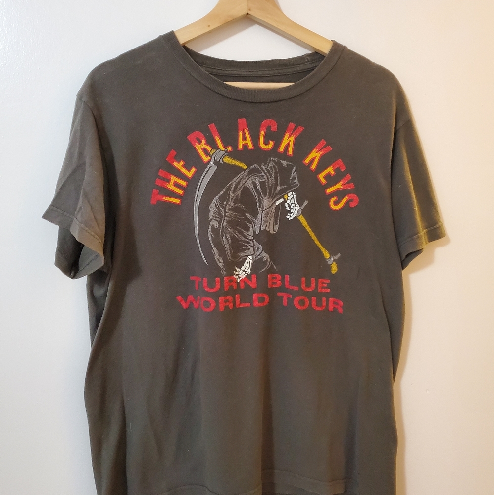 Vintage "Look" Black Keys Tour Shirt